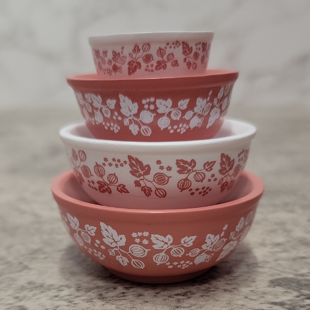 Stackable Gooseberry Miniature Pyrex Bowls  Decorative Fidget Toy